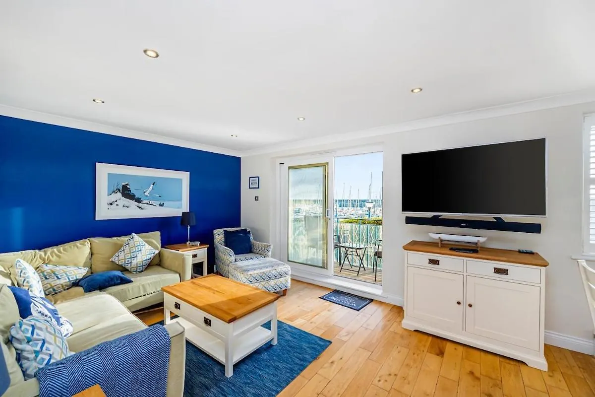 Spectacular 3-Bed Apt With Sea View, Terrace & Balcony At Central Brighton